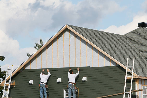 Professional Siding Contractor technician working in Thorndale, TX